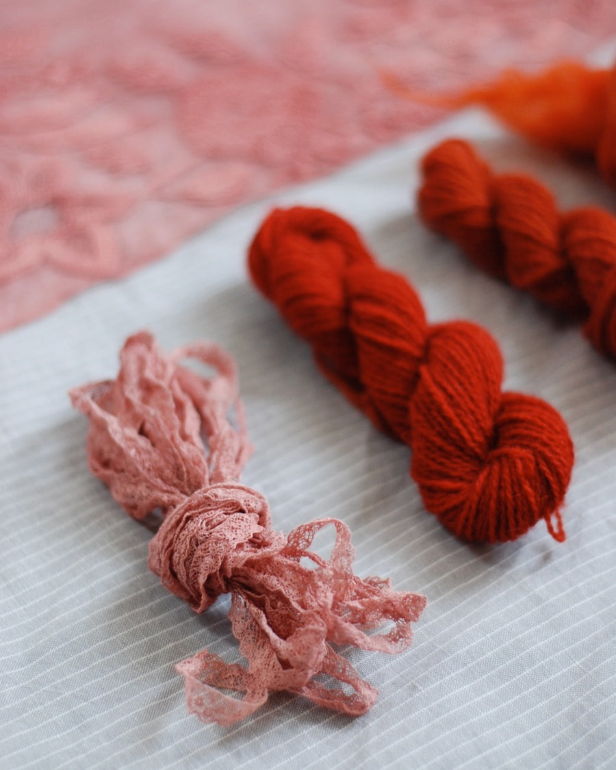 Individualized tuition in natural dyes