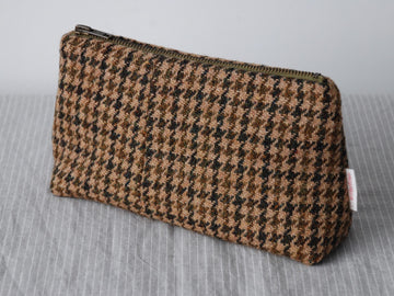 Tweed Pouch in Hunter/ Gold