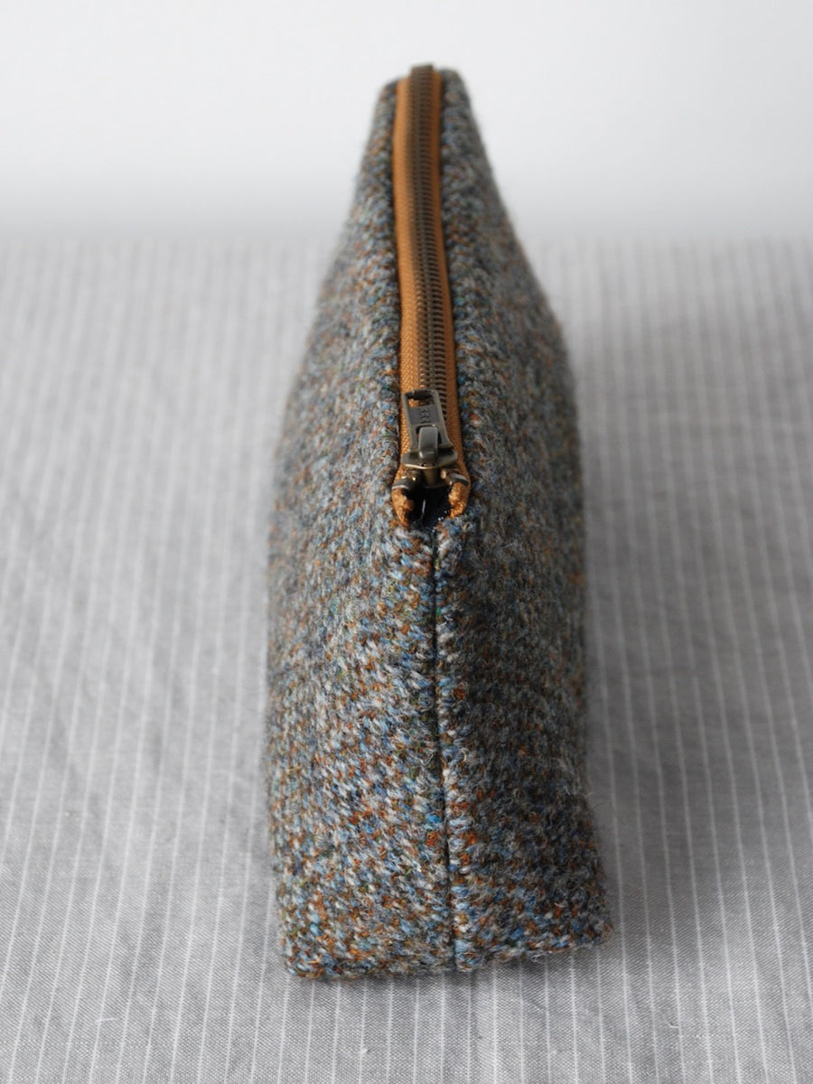 Tweed Pouch in Heathered Sky
