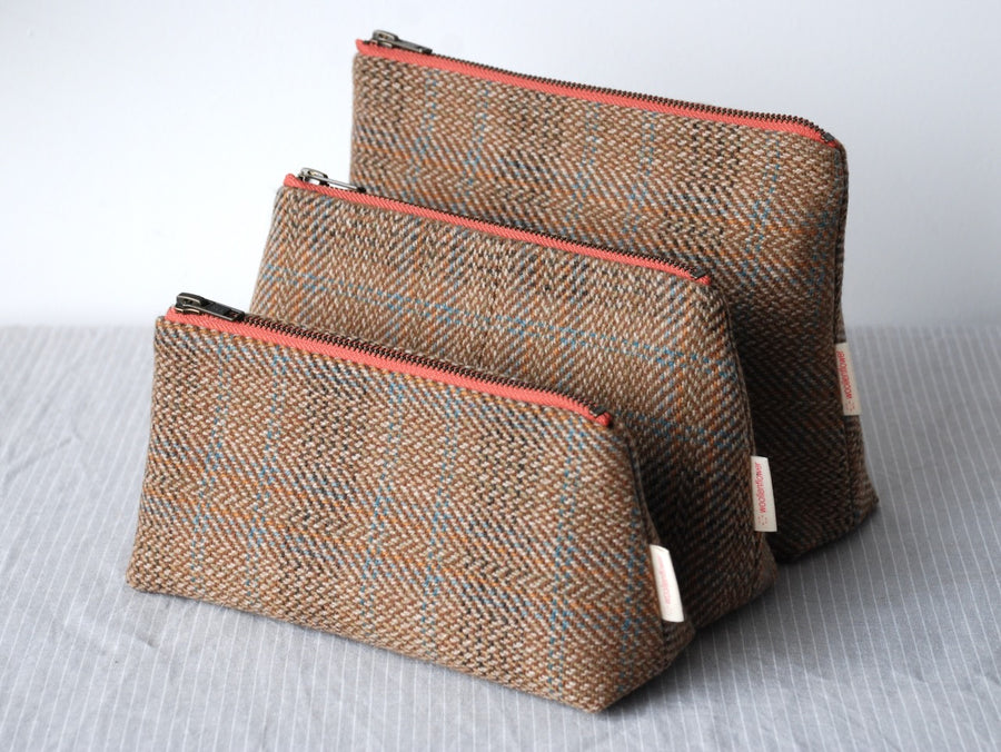 Tweed pouch in Bark/ Charcoal/ Sky