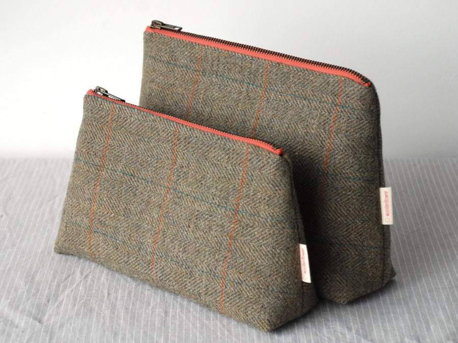 Tweed pouch in Pale sage/ rust