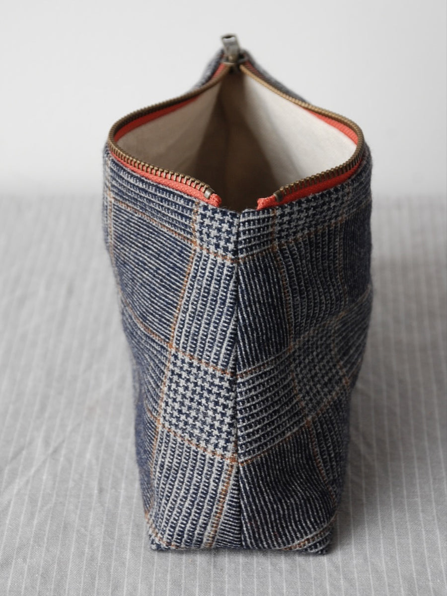 Tweed Pouch in Navy/ mustard