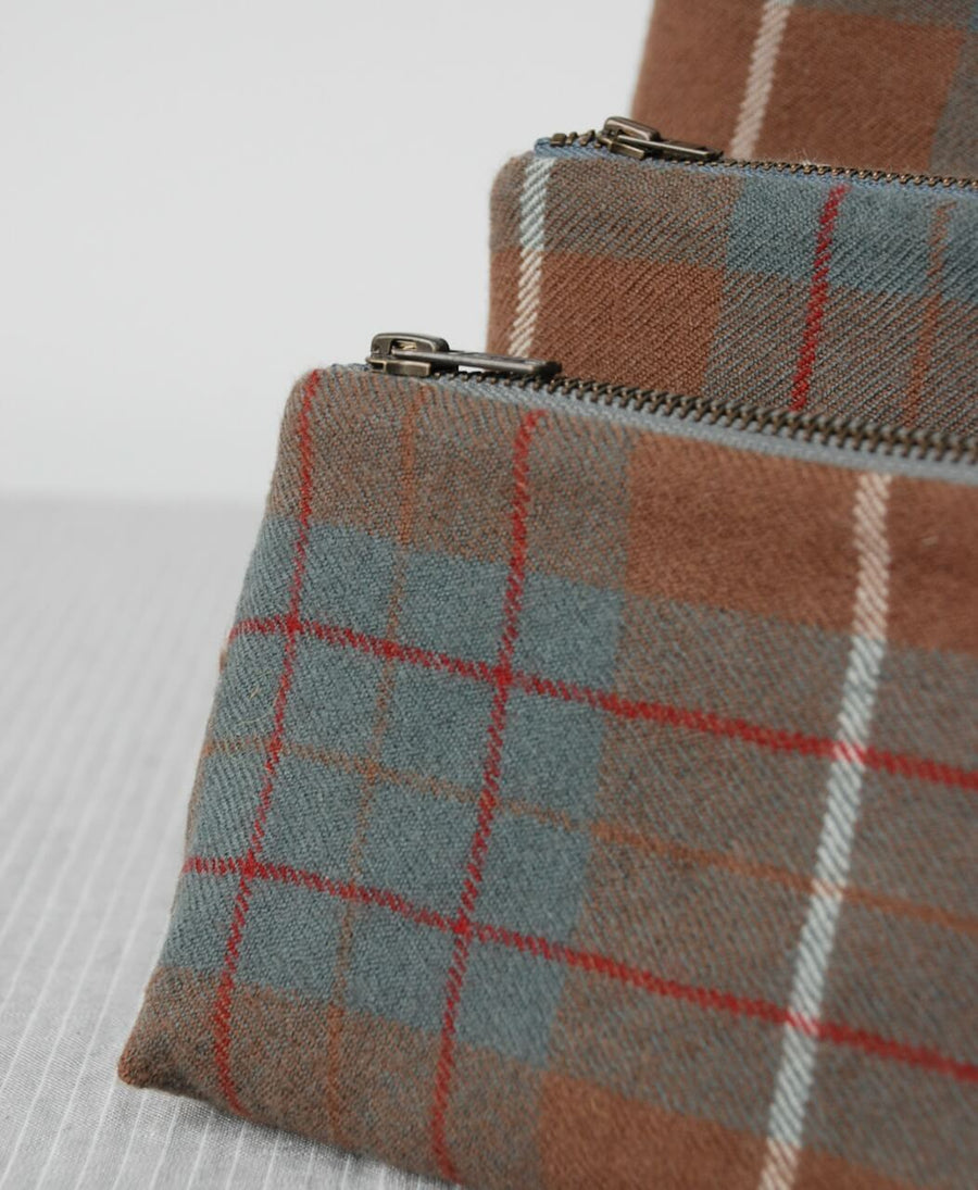 Tweed pouch in Taupe/ Pale Petrol