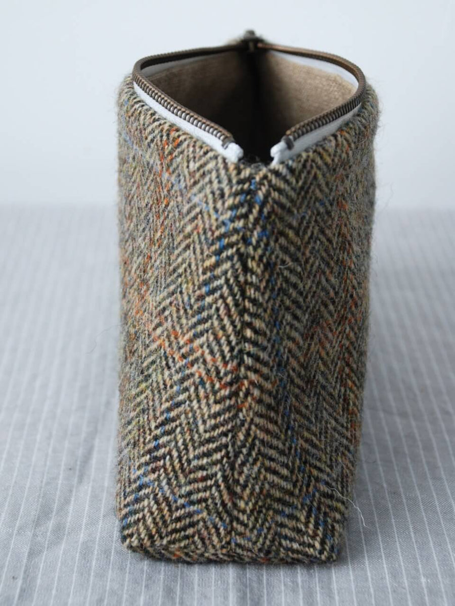 Tweed pouch in Forest/ Carrot/ Sky